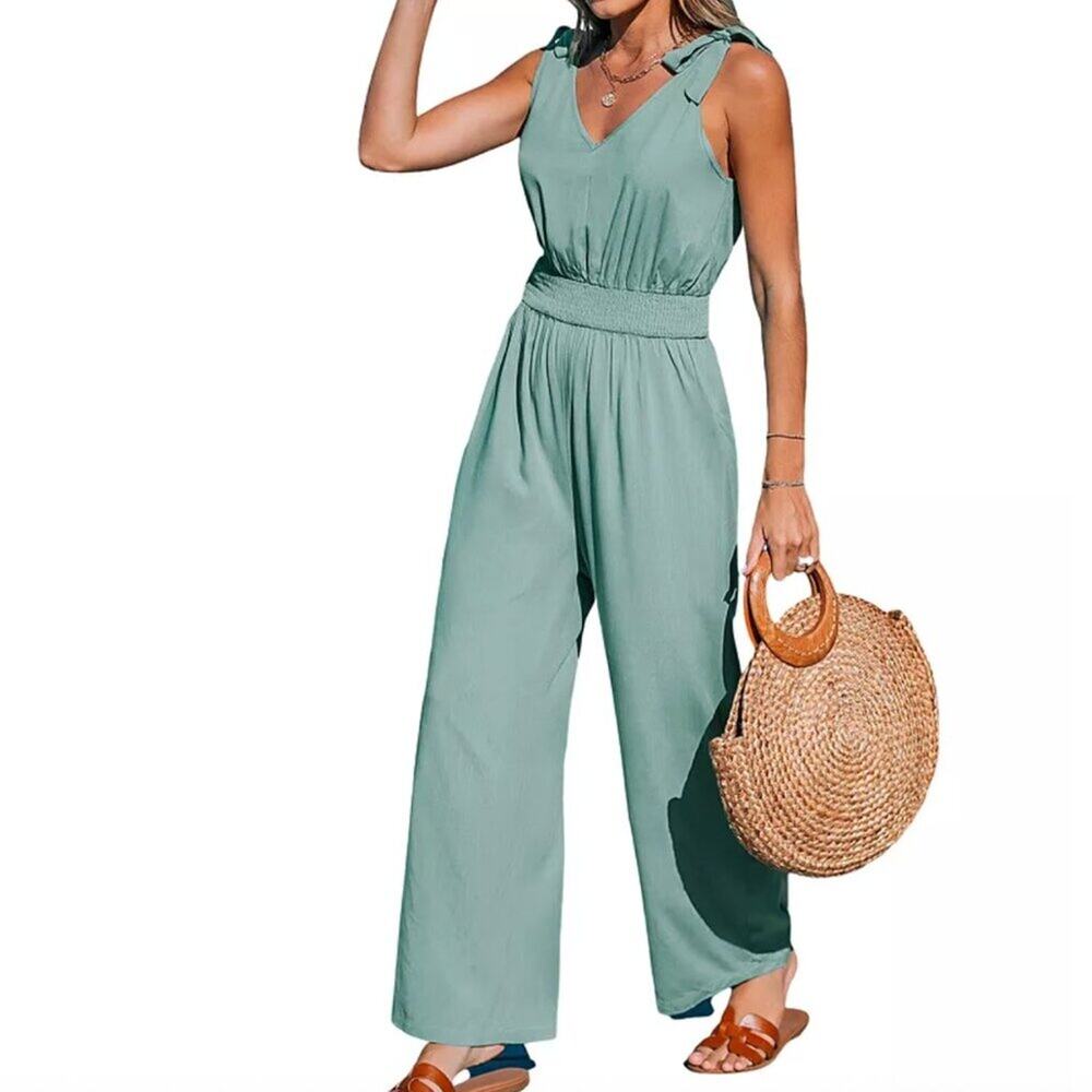 NWT Cupshe Green Jumpsuit (Size M)
